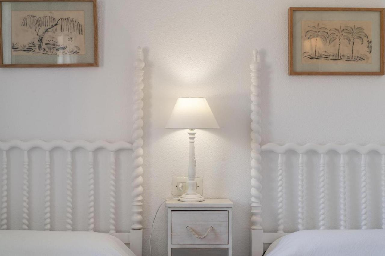 Gorgeous Renovated Cala Sant Vicenc Beach Villa Cala de Sant Vicenc Exteriör bild