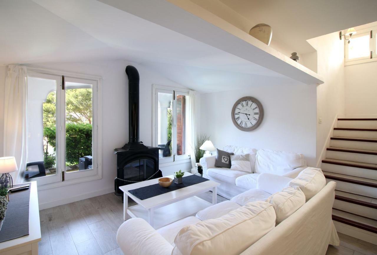 Gorgeous Renovated Cala Sant Vicenc Beach Villa Cala de Sant Vicenc Exteriör bild